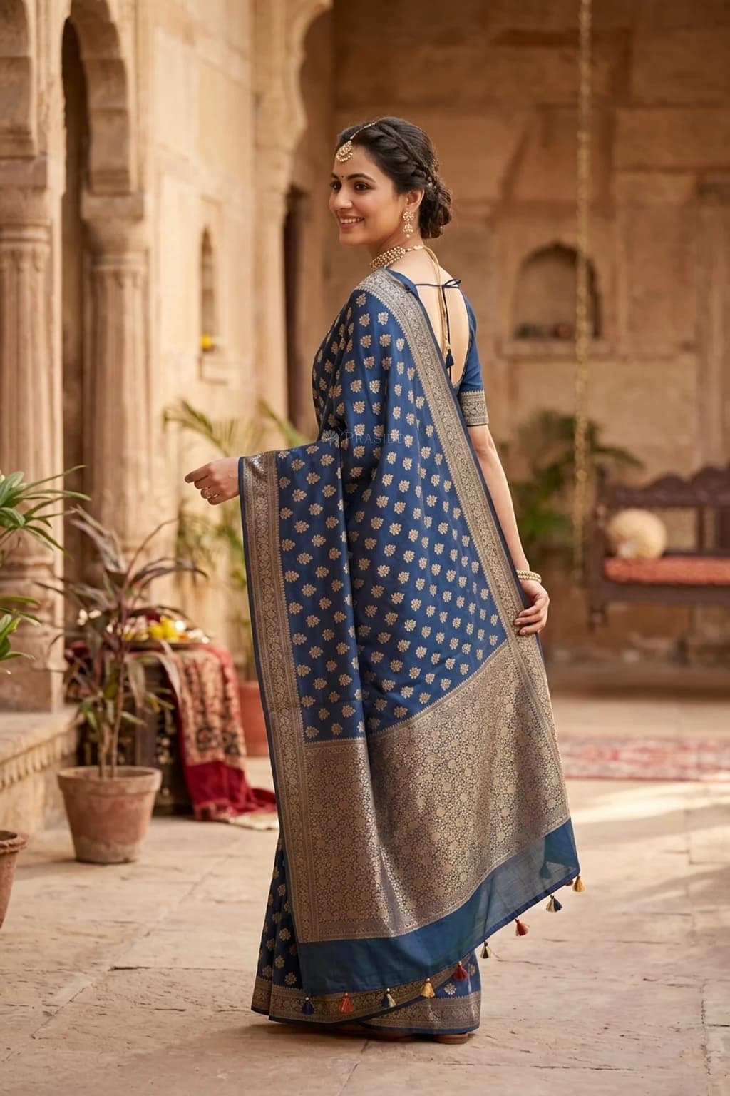 Royal Blue Silk Cotton Saree with Butti Design and Classical Border – Model Displaying Full Saree