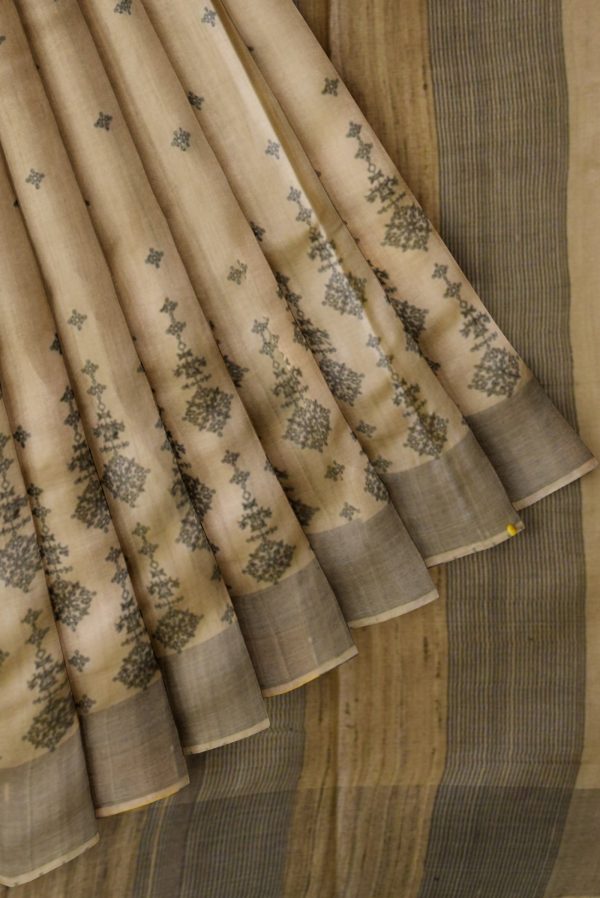 Beige and Black Khadi Tussar Silk Saree K0204050101 4 Pleats and Pallu