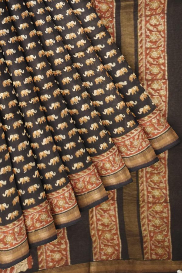 Black and Maroon Maheshwari Silk Cotton Saree K0166012720 4 Pleats and Pallu