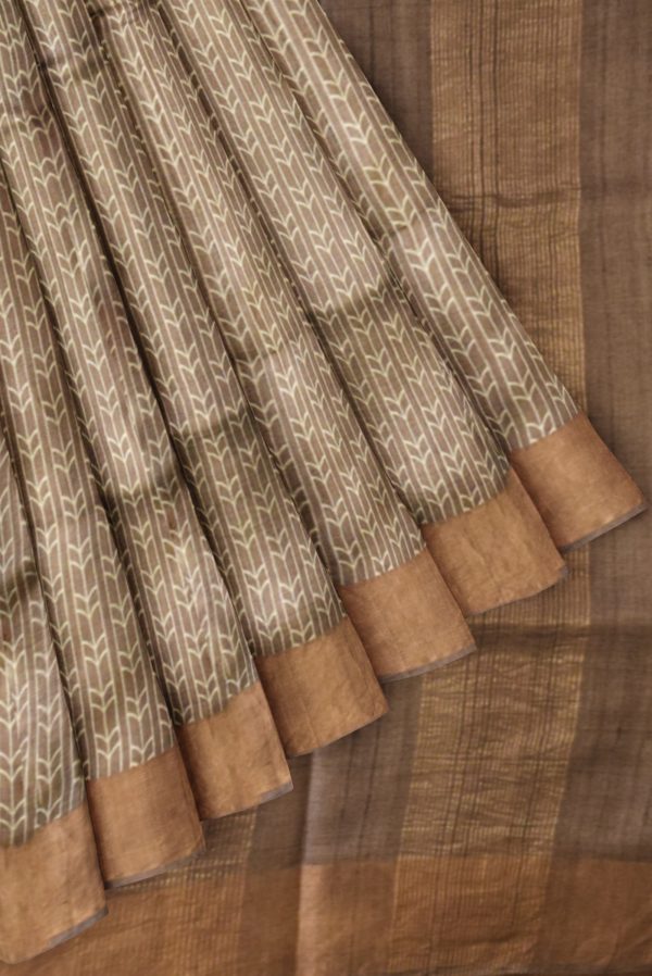 Brown Printed Tussar Silk Saree K0209010804 4 Pleats and Pallu