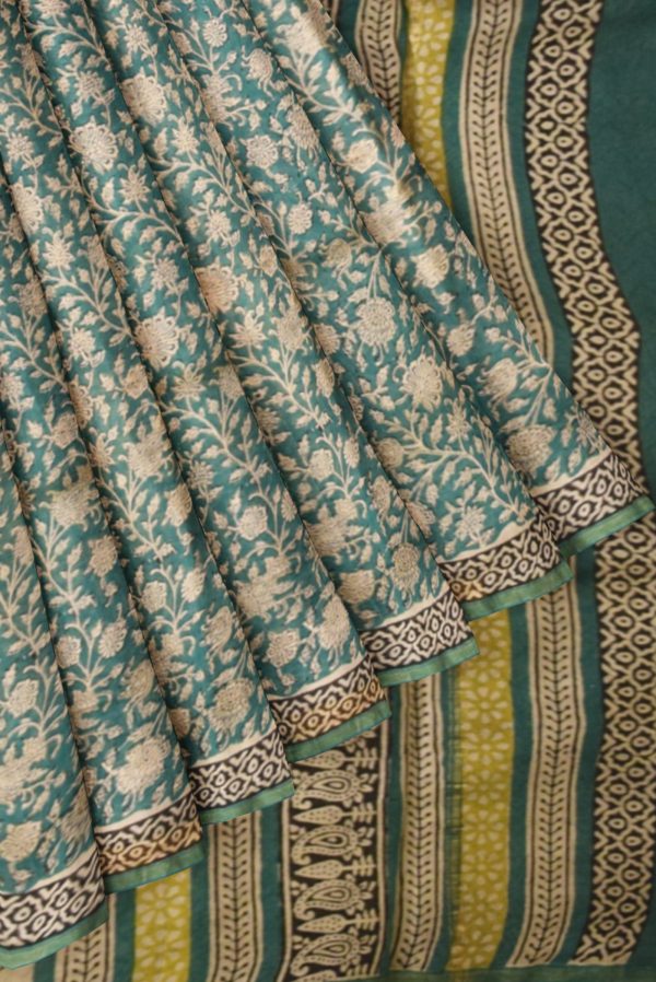 Green and Off White Chanderi Silk Cotton Saree J0382024005 4 Pleats and Pallu